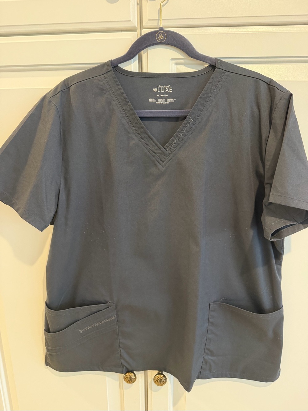Cherokee Luxe Women’s V-Neck Scrub Top in Charcoal Gray